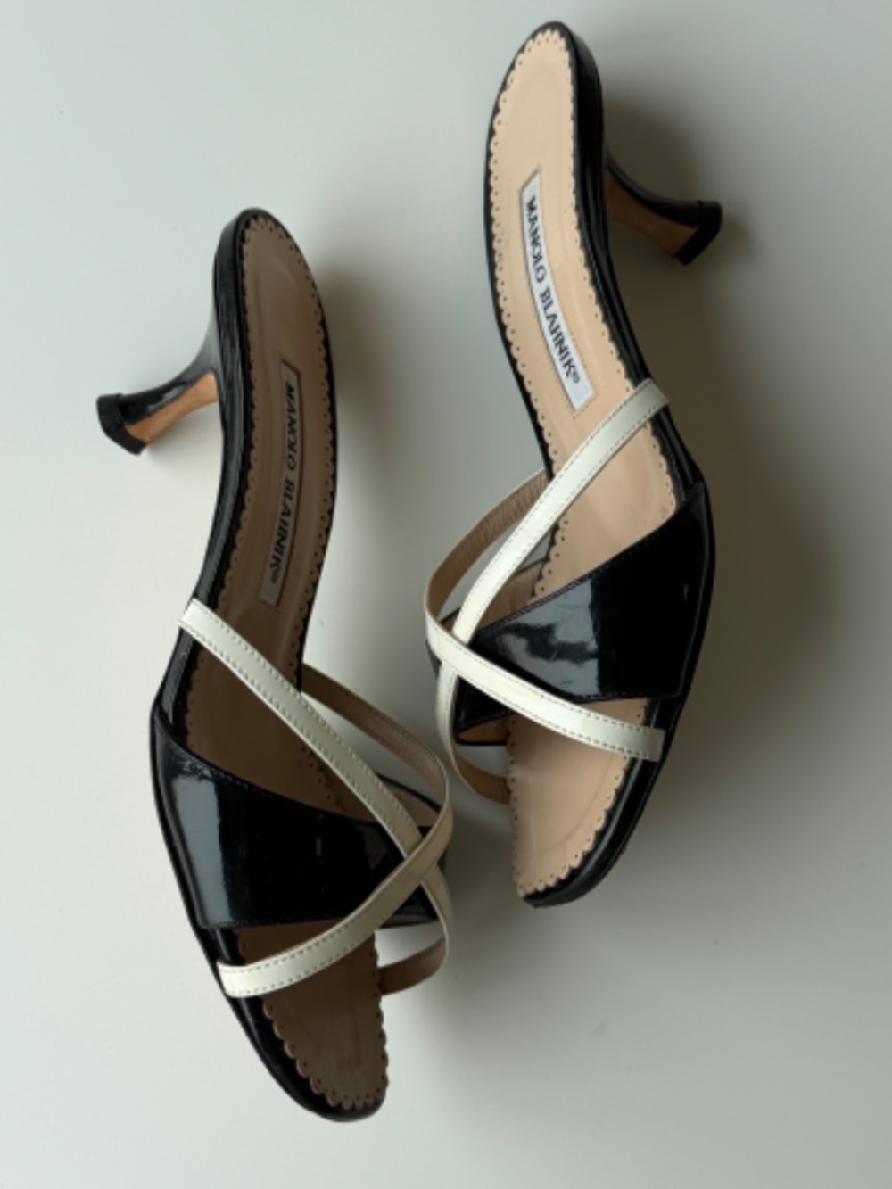 Vintage Manolo Blahnik black & white patent leather mule sandals, IT 36, ~US 5.5 - Picture 5 of 12